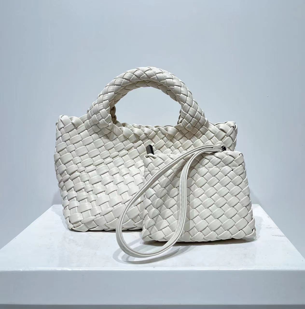 Bolsa Cestinha Trançada Estilo Coreano