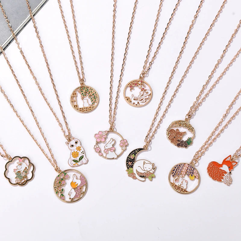 Colar Longo Pingente Animais Coloridos Dourado